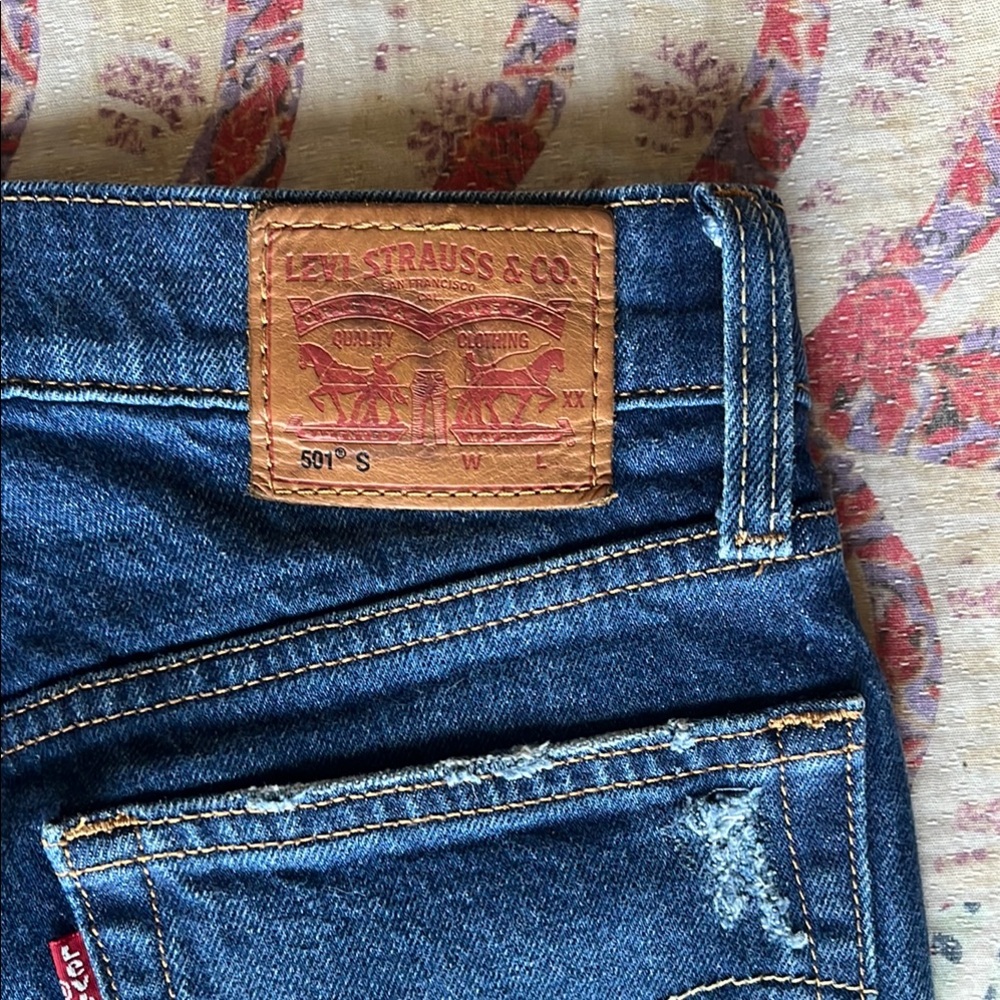 Levi Skinny Jeans - Picture 7 of 12
